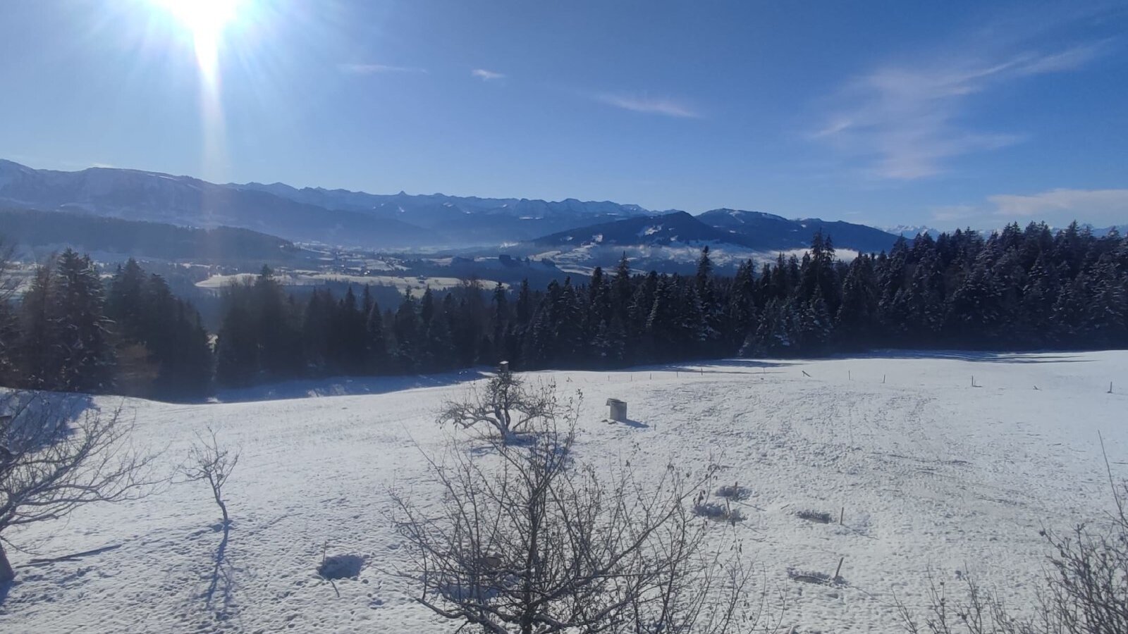 Klare Winterluft und verschneite Berge - direkt vor unserer Haustüre!