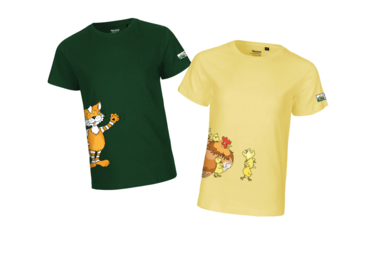 1 von 5  Urlaub am Bauernhof T-Shirts mit bezaubernden Bauernhof-Motiven – ein echtes Highlight für kleine Entdecker:innen!  Mit diesem liebevoll gestalteten T-Shirt können Kinder ihren Bauernhof-Liebling immer bei sich tragen. Als Teil unseres Malwettbewerbs wartet auf die kleinen Gewinner:innen ein hochwertiges T-Shirt mit einem von 11 zauberhaften Bauernhof-Motiven, das ihre Kreativität und Freude am Landleben widerspiegelt. Hergestellt aus nachhaltiger, 100% Bio-Baumwolle, ist das T-Shirt besonders sanft zur Haut und ideal für alle kleinen Entdecker:innen – bequem, langlebig und perfekt für Abenteuer!